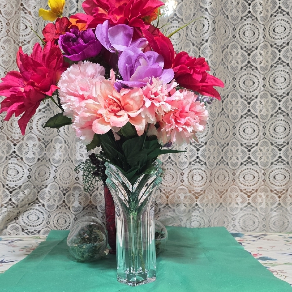 Mikasa Art Deco Crystal Vase • 9" • High-Clarity Lead Crystal